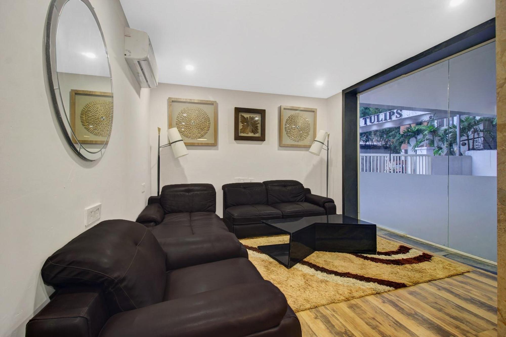 Super Townhouse Oak Hitec City Near Image Hospital 海得拉巴 外观 照片