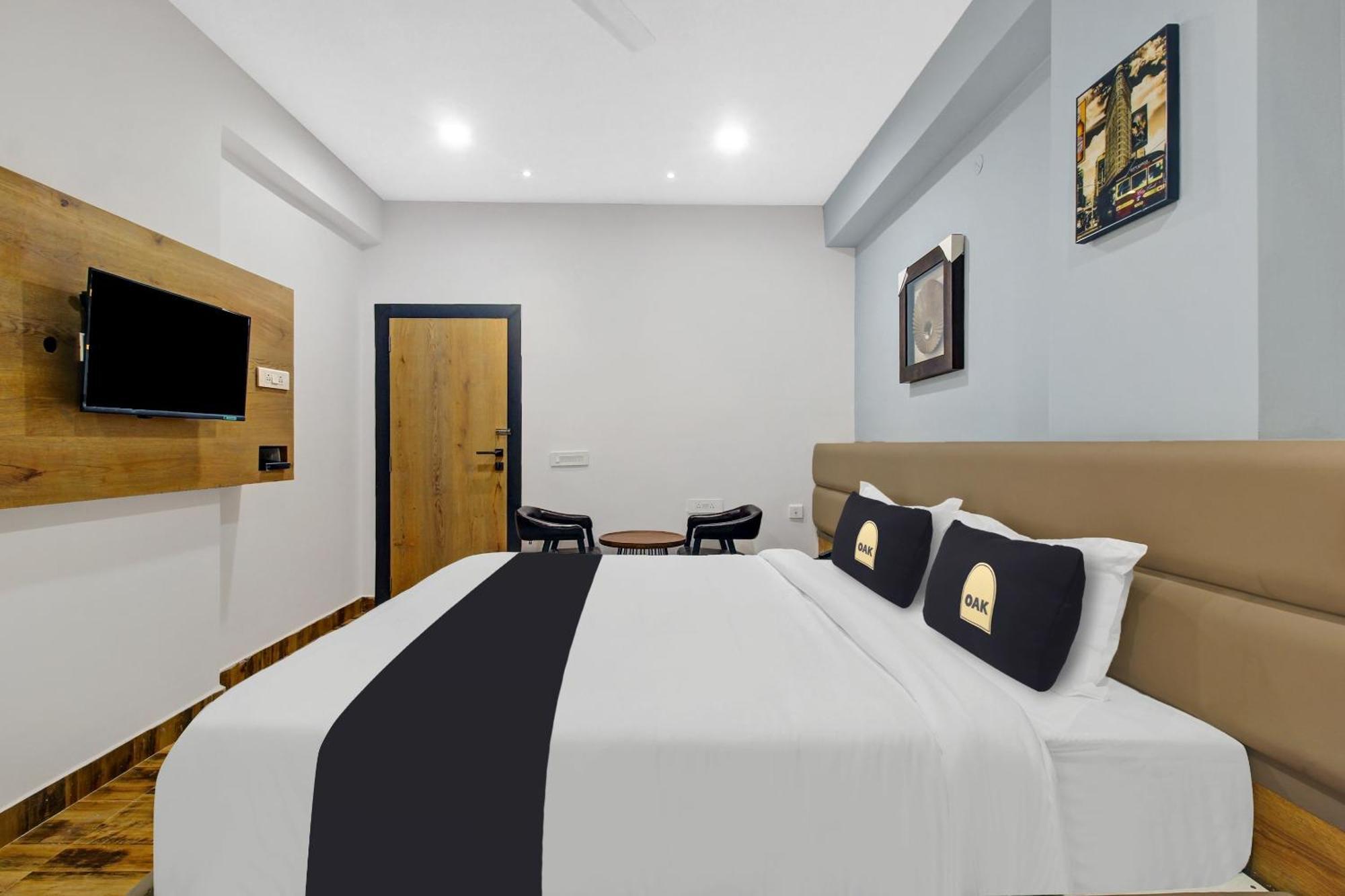 Super Townhouse Oak Hitec City Near Image Hospital 海得拉巴 外观 照片