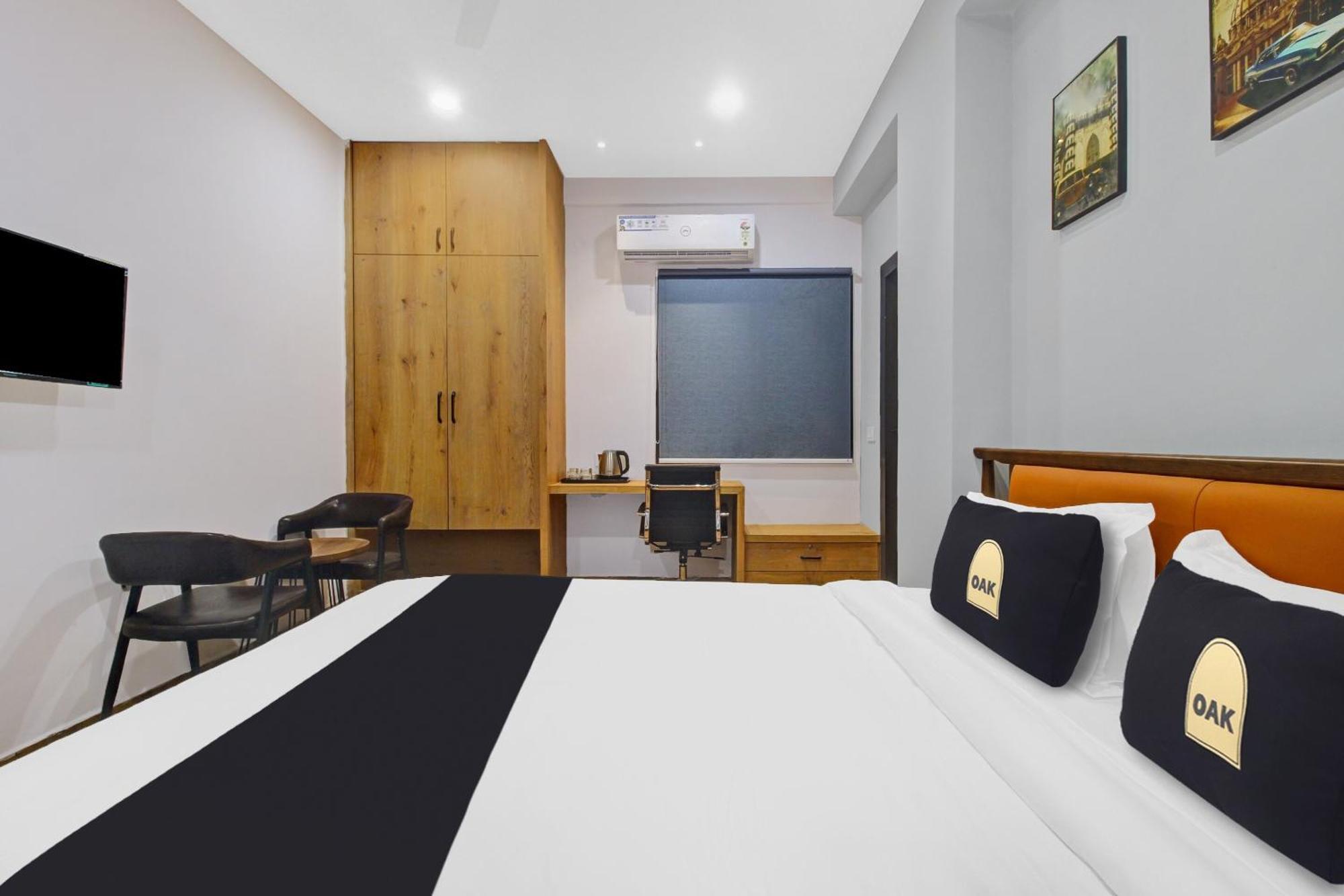 Super Townhouse Oak Hitec City Near Image Hospital 海得拉巴 外观 照片