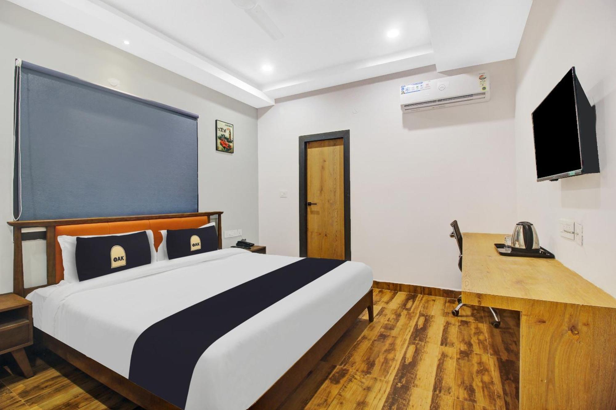 Super Townhouse Oak Hitec City Near Image Hospital 海得拉巴 外观 照片