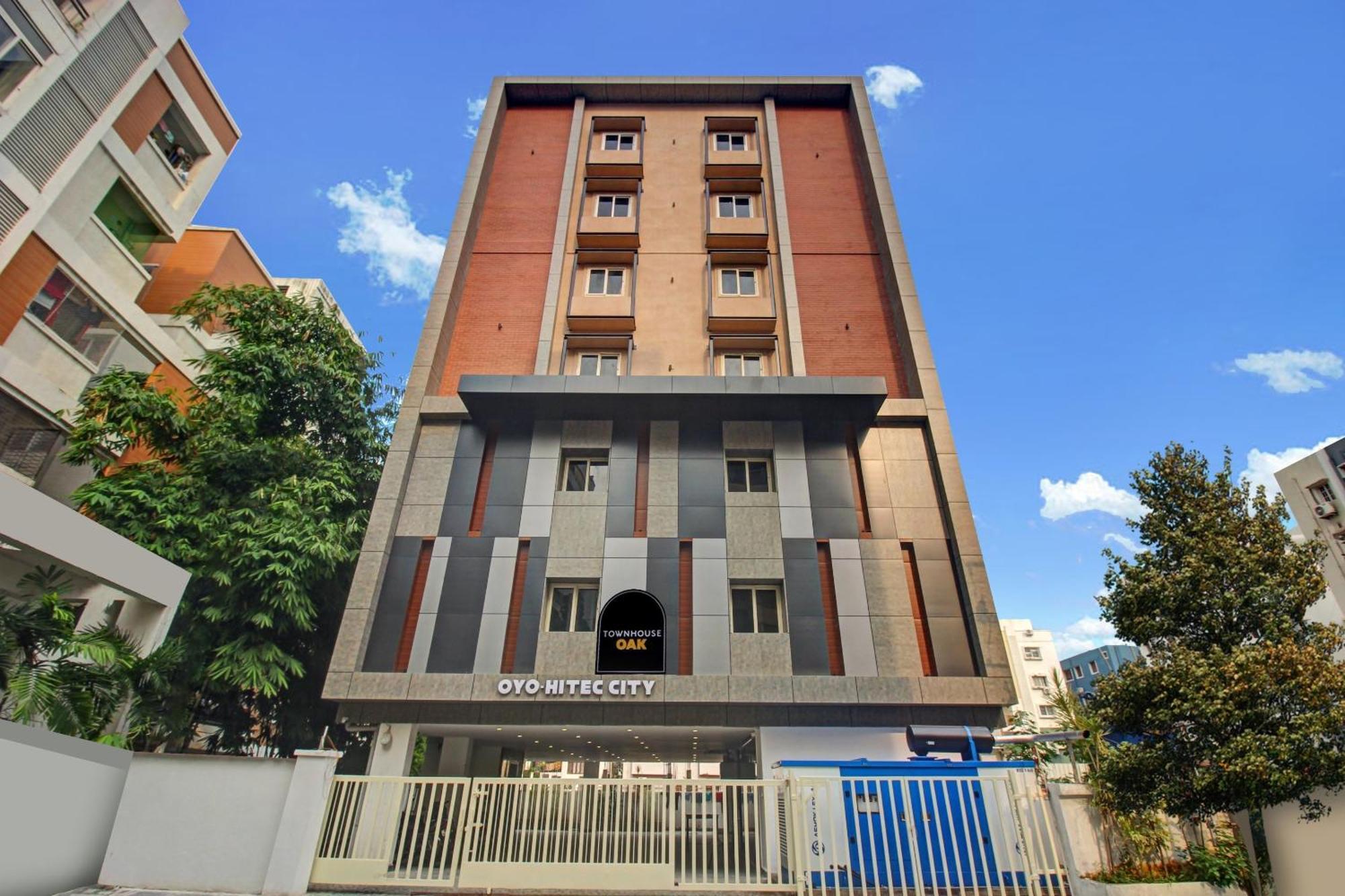 Super Townhouse Oak Hitec City Near Image Hospital 海得拉巴 外观 照片