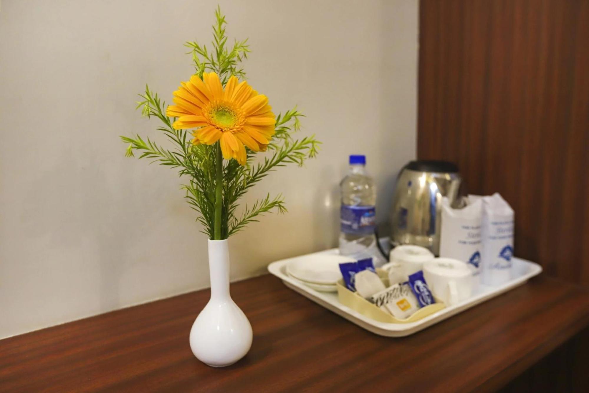 Super Townhouse Oak Hitec City Near Image Hospital 海得拉巴 外观 照片
