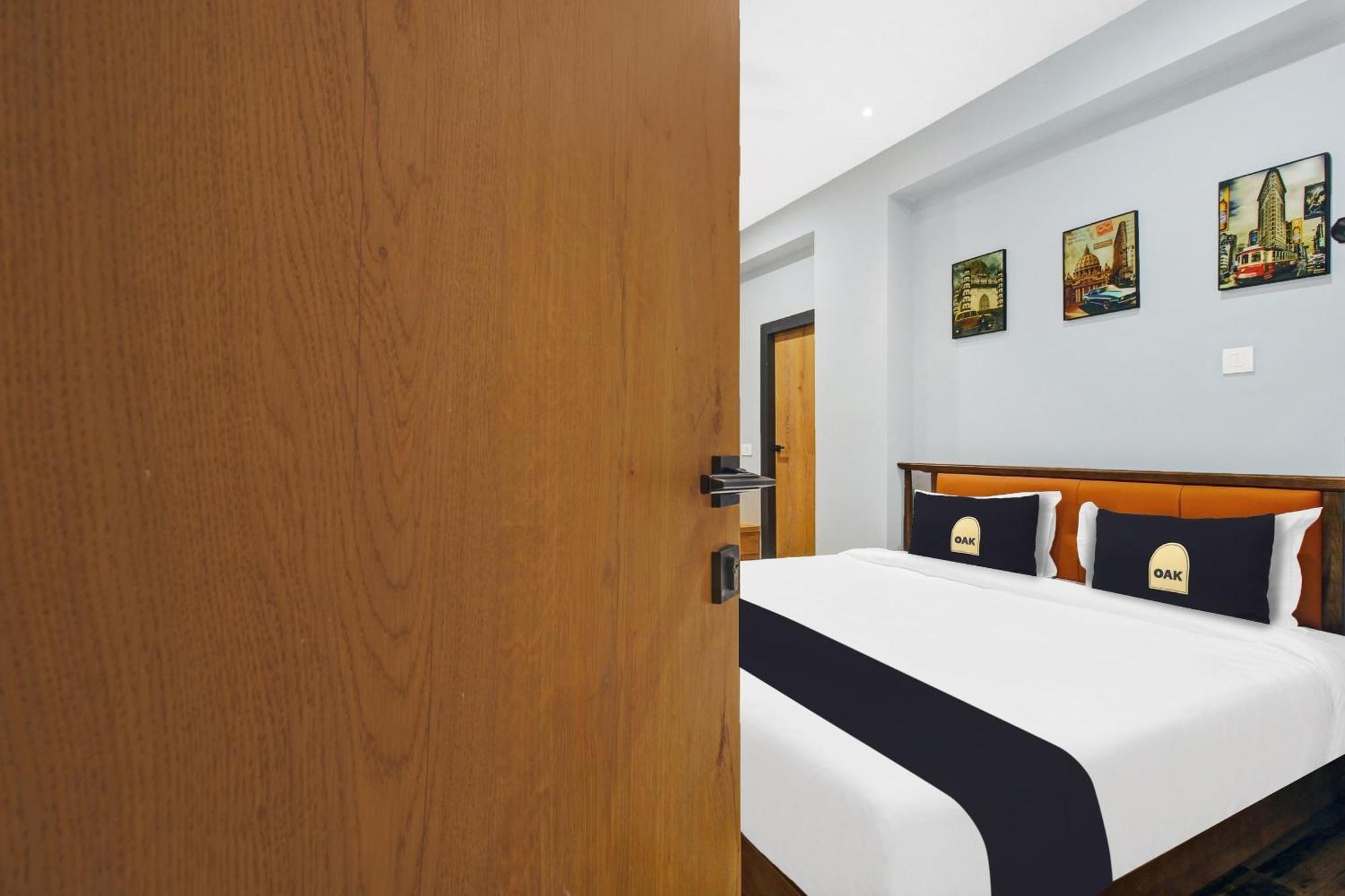 Super Townhouse Oak Hitec City Near Image Hospital 海得拉巴 外观 照片