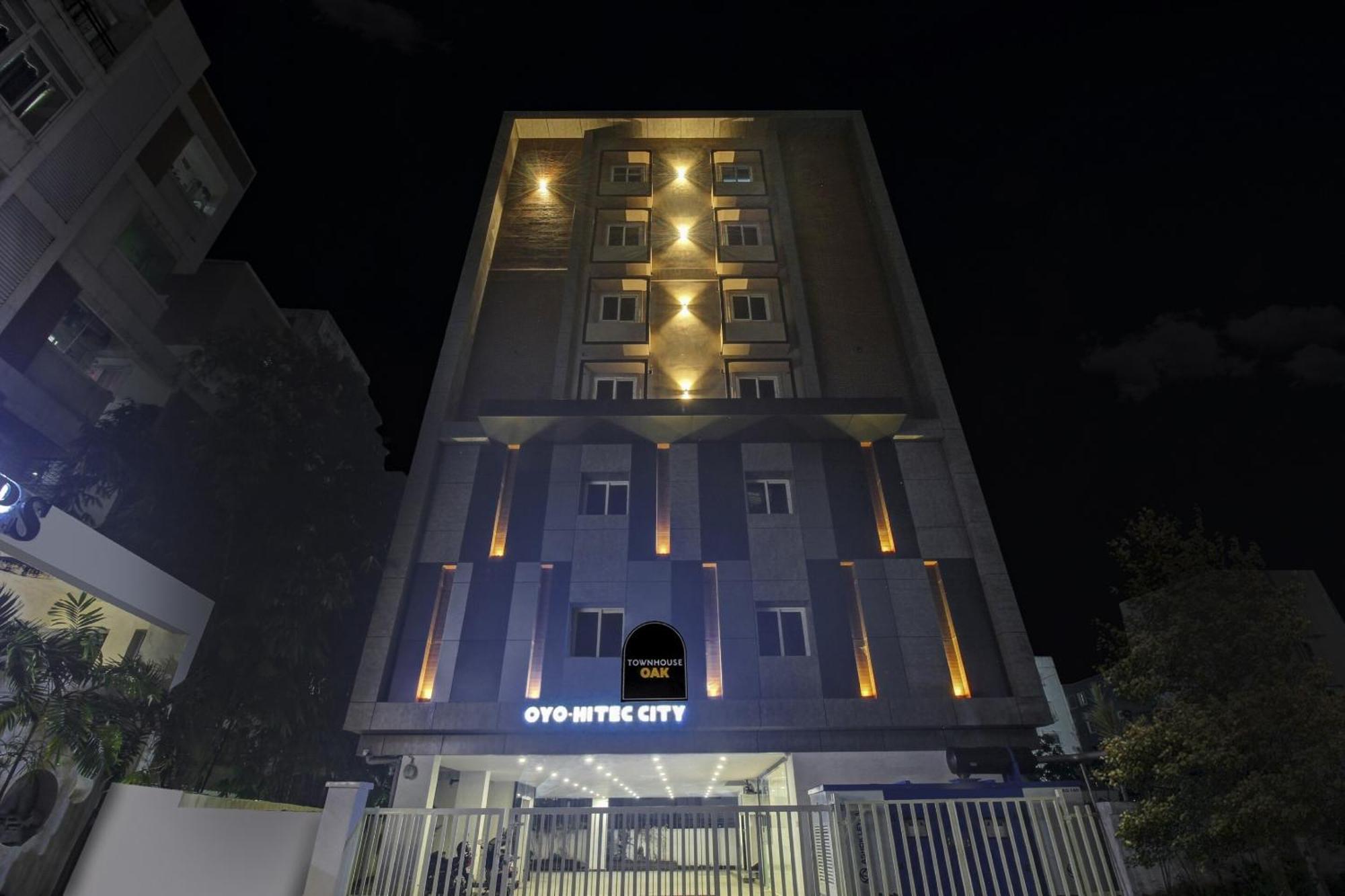 Super Townhouse Oak Hitec City Near Image Hospital 海得拉巴 外观 照片